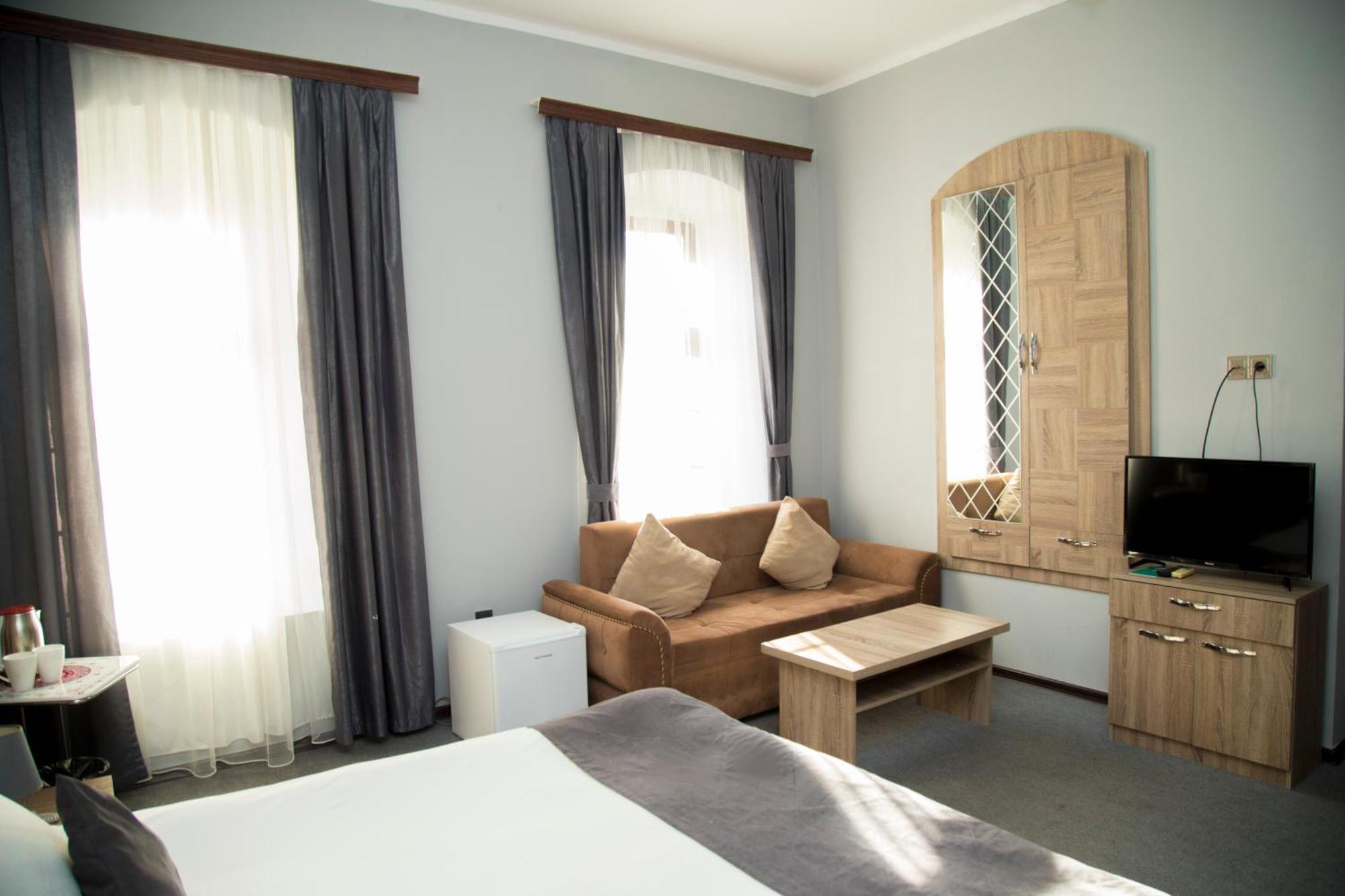 Castello Inn Баку Экстерьер фото